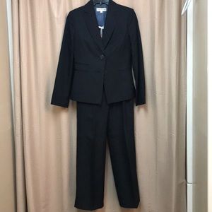 Pant suit
